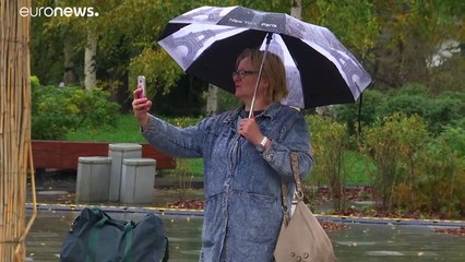 Москва: "да" вакцинации, "нет" жёстким мерам