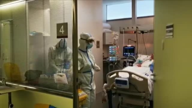 Las UCI catalanas al borde del colapso