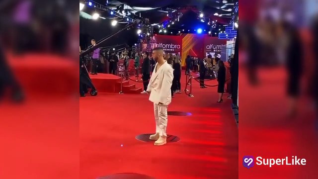 Así lucieron los famosos en la alfombra roja de los Latin Billboard