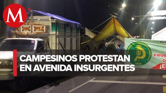 En CdMx, campesinos bloquean avenida Insurgentes, frente a Conagua