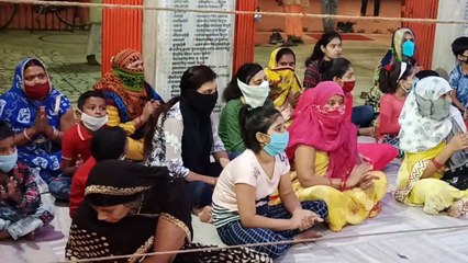 नवरात्रि पर भक्तो ने की श्रद्धाभाव से आरती