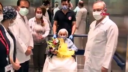 94 yaşındaki emekli hemşire koronavirüsü yendi