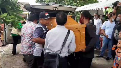 Wanita yang Dibakar di Dalam Mobil Masih Kerabat Presiden Joko Widodo
