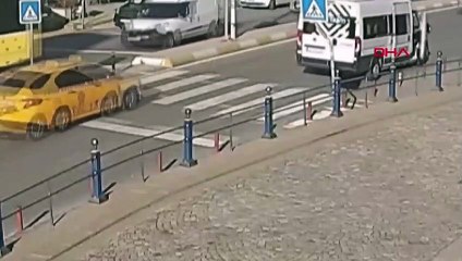 Tuzla'da minibüs şoförü yaşlı çift için yolu kesti