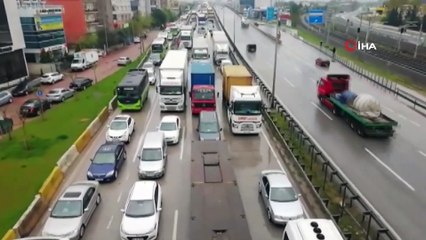 Kocaeli’de Kaza Yapan Tır D-100’de Trafiği Felç Etti