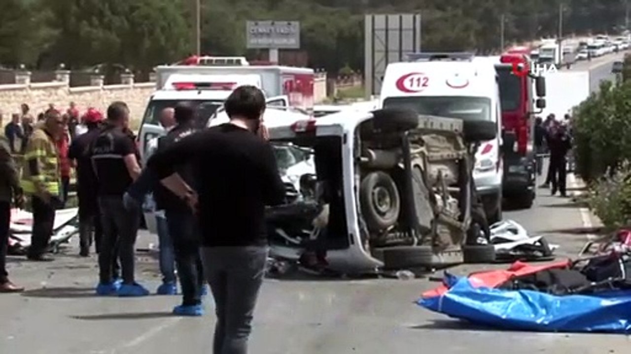 İzmir Buca'da Trafik Kazası: 1'i Bebek, 2'si Çocuk 7 Kişi Ölü