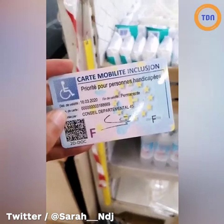 Elle filme son père handicapé, humilié à une caisse prioritaire et tient à sensibiliser sur le sujet du handicap