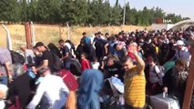 Suriyelilerin Bayram İçin Ülkelerine Dönüşü Sürüyor
