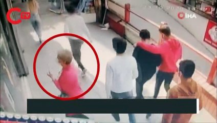 Müşteri olarak geldiği GSM bayisinde çalışanlar yemeğe çıkınca mahsur kaldı