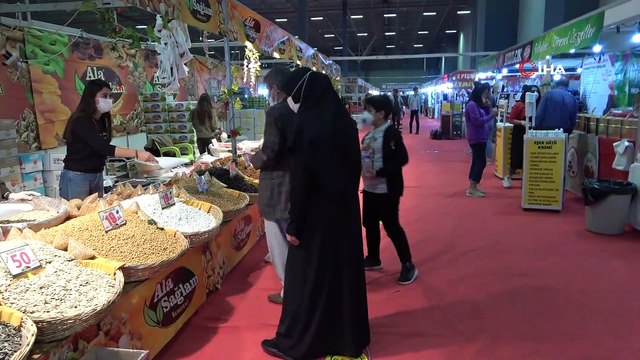 Van’da ‘4. Yöresel Ürünler ve Hediyelik Eşya Fuarı’ açıldı