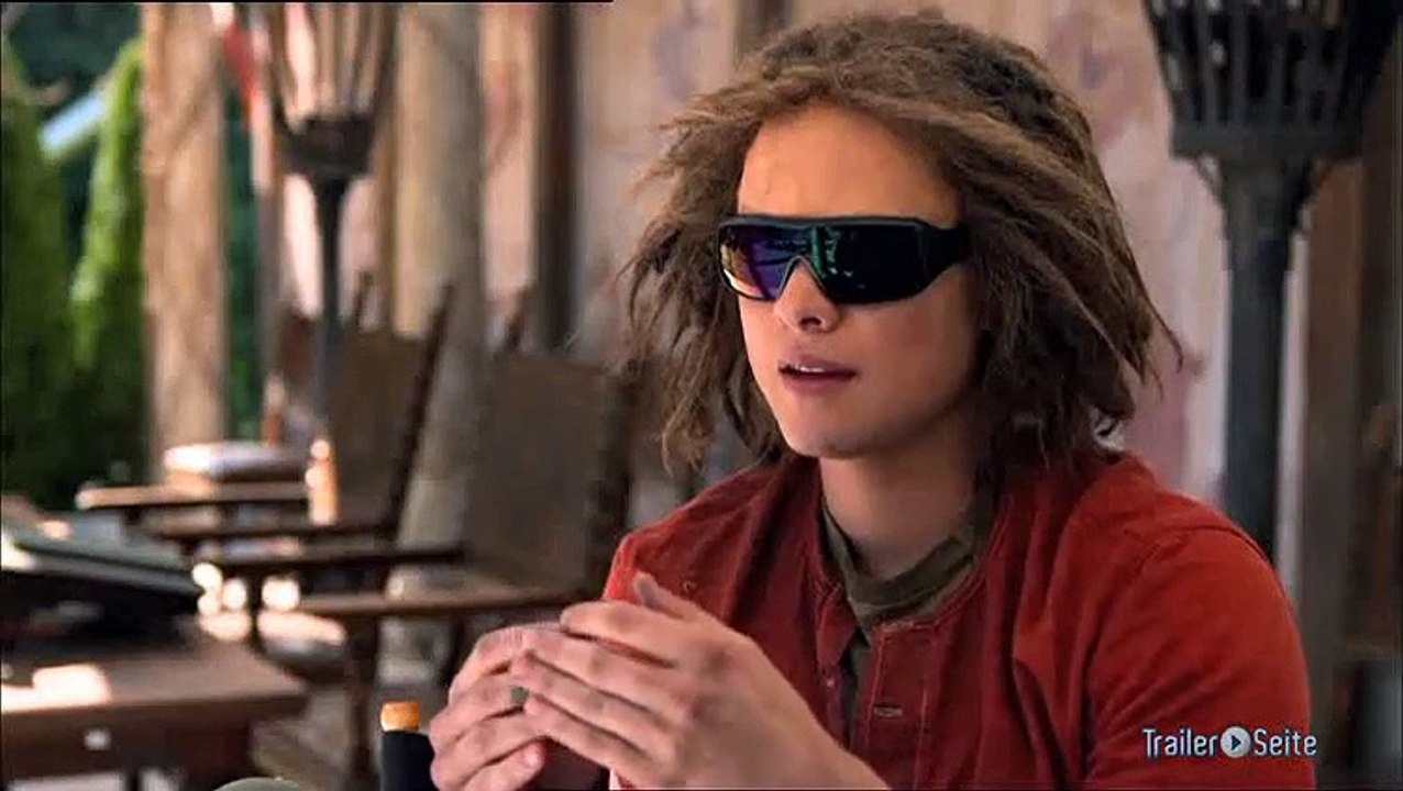 Douglas Smith Interview zu Percy Jackson 2