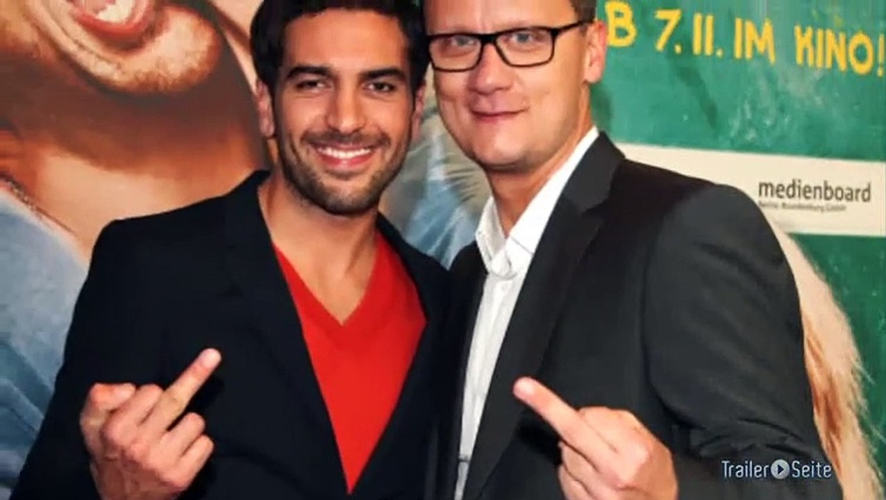 Stinkefinger parade auf der fack ju göthe premiere (2013)