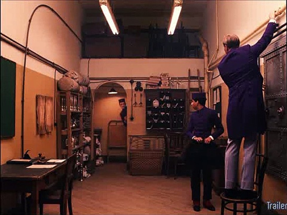 Ausschnitt aus Grand Budapest Hotel: Die Polizei Ist Da