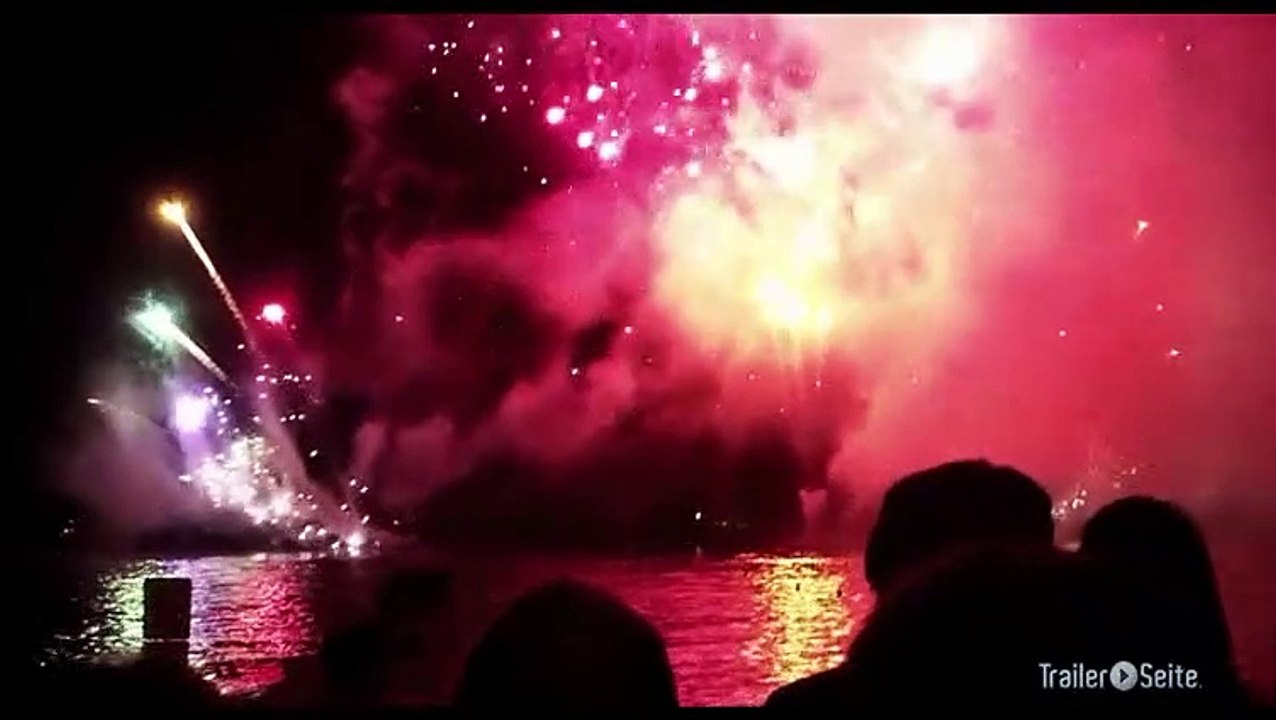 Männer Zeigen Filme Und Frauen Ihre Brüste Trailer (2014)