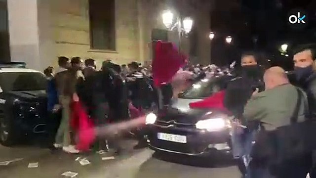 Abucheos y gritos de ministro dimisión de un grupo de taurinos contra Rodríguez Uribes