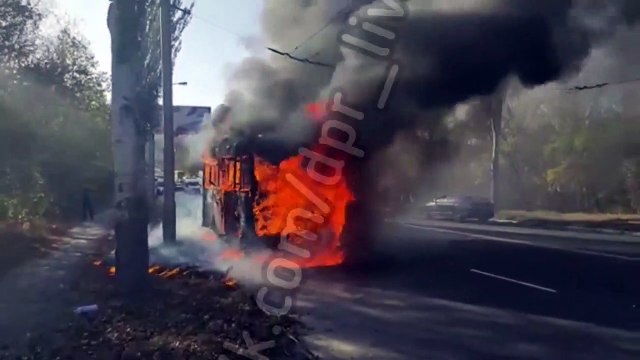 В Макеевке загорелся автобус с пассажирами