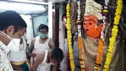 कलेक्टर आशीष सिंह ने अष्टमी के मौके पर की पारंपरिक नगर पूजा