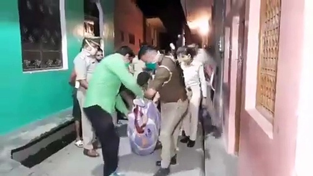 फिरोजाबाद: छेड़खानी का विरोध करने पर 11वीं की छा...