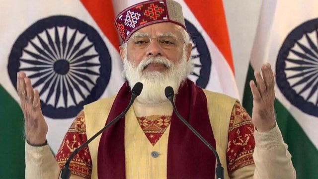 PM Modi inaugurates new projects for Gujarat