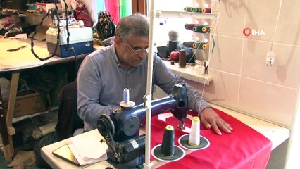 - Karabağ göçmeni yarım asırlık terziden dev bayraklı destek