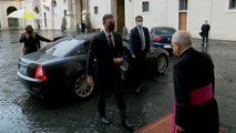 Pedro Sánchez llega puntual al Vaticano para su encuentro con el Papa