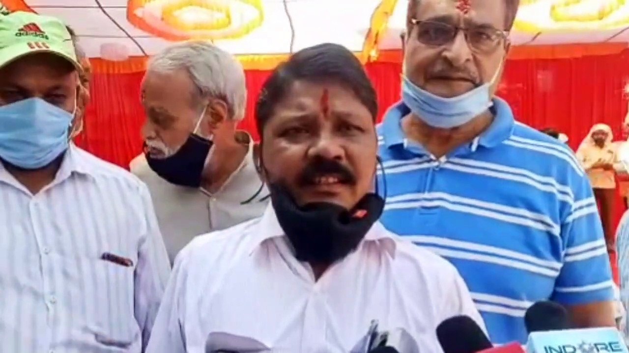 इंदौर- निगम प्रांगण में नगर पालिका निगम कर्मचार...