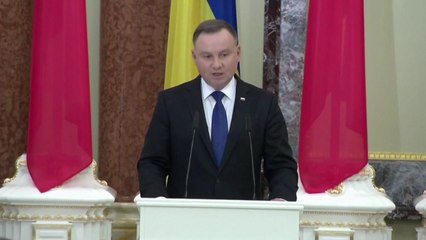 폴란드 대통령 코로나19 확진..."상태 괜찮아" / YTN