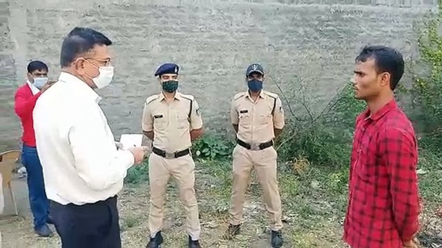 फरार: ललित पंचोली की गिरफ्तारी पर 10 हजार रूपये का ईनाम