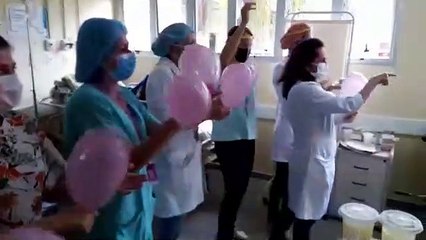 Hospital Regional de Planaltina faz festa de aniversário para paciente de 104 anos