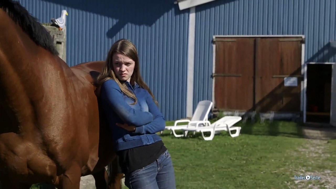 Von Mädchen Und Pferden Trailer (2014)
