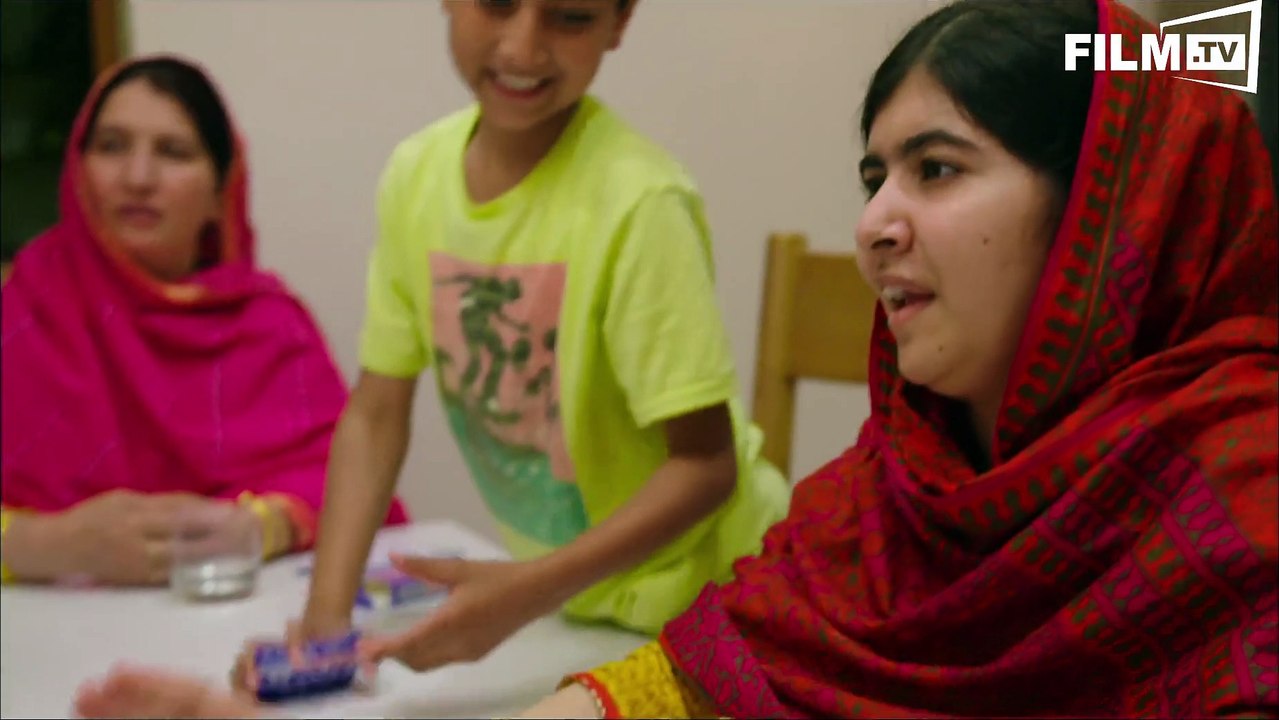 Malala - ihr recht auf bildung - trailer - filmkritik (2015) - clip 3