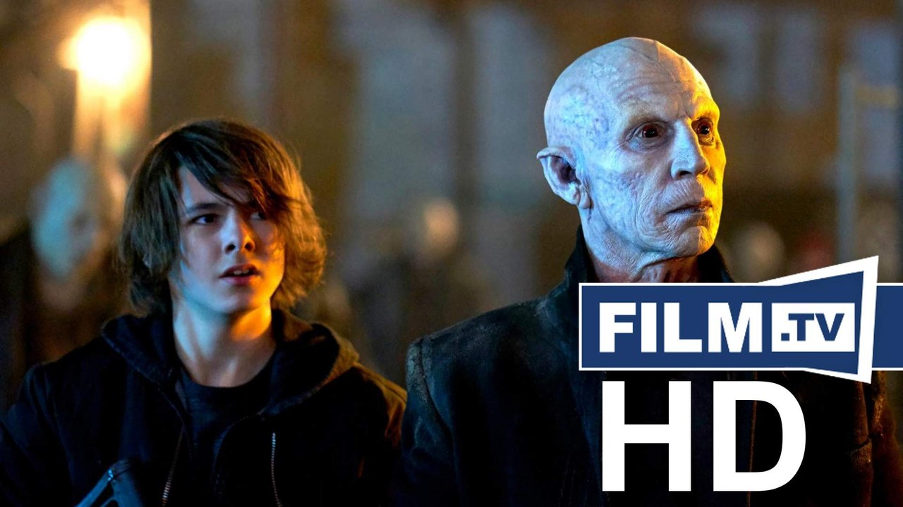 The strain trailer (2015)