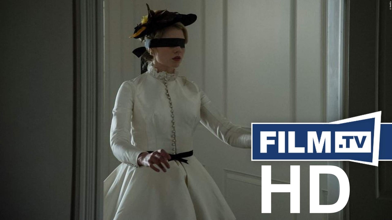 I am the pretty thing that lives in the house trailer (2016)