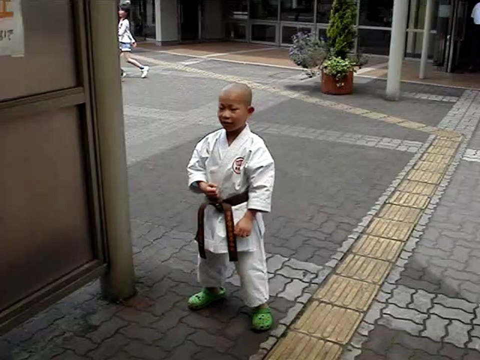 8 Year Old Weapon!