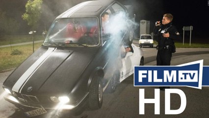 Sauerkrautkoma: Der erste Trailer mit Sebastian Bezzel - Trailer