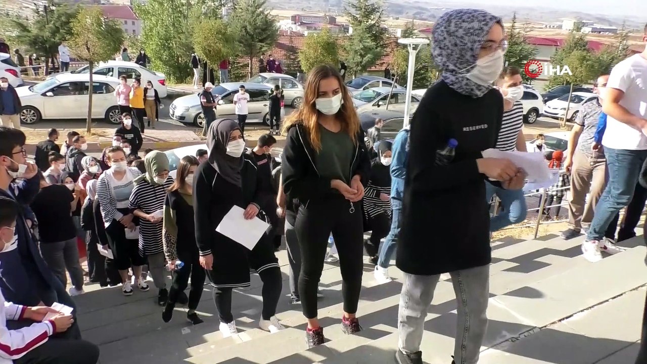 KPSS’ye geç kalan 2 aday sınav binasına alınmadı