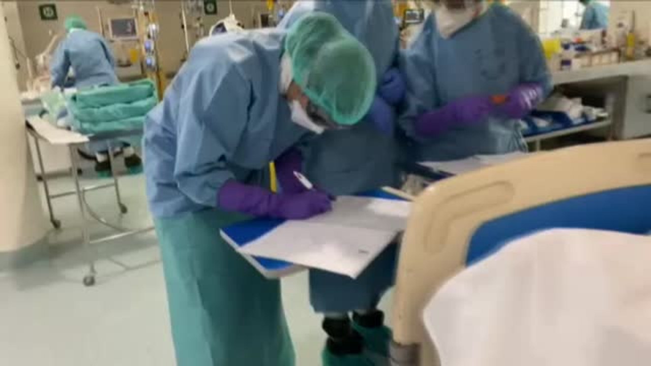 Médicos y enfermeros se enfrentan a la segunda ola del coronavirus tras 9 meses al límite