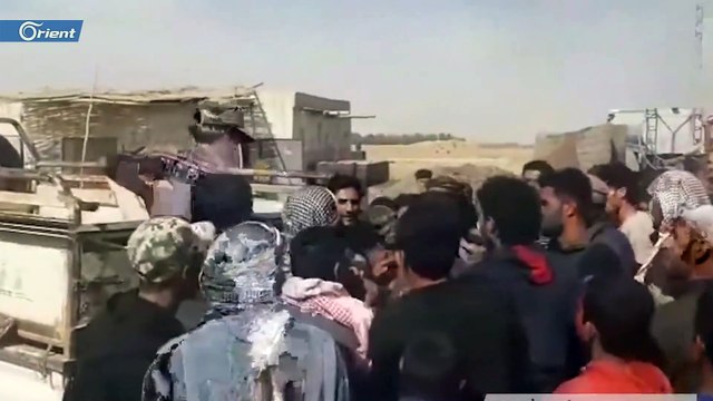 أهالي بلدة العزبة في دير الزور يقبضون على عدد من عناصر ميليشيا قسد