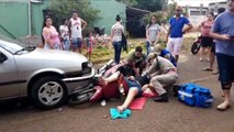 Motociclista fica ferida ao ser atingida por carro, no Bairro Floresta