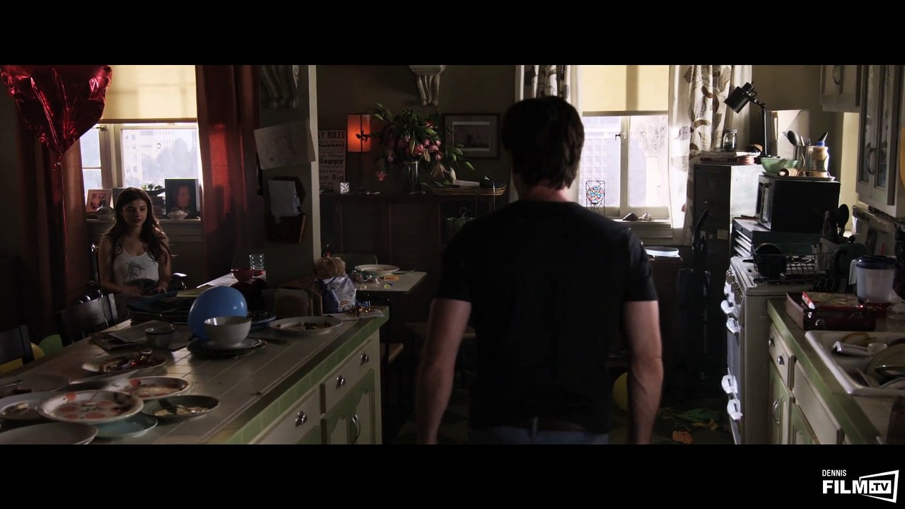 Insidious: Chapter 3 - Trailer - Filmkritik (2015) - Clip 1