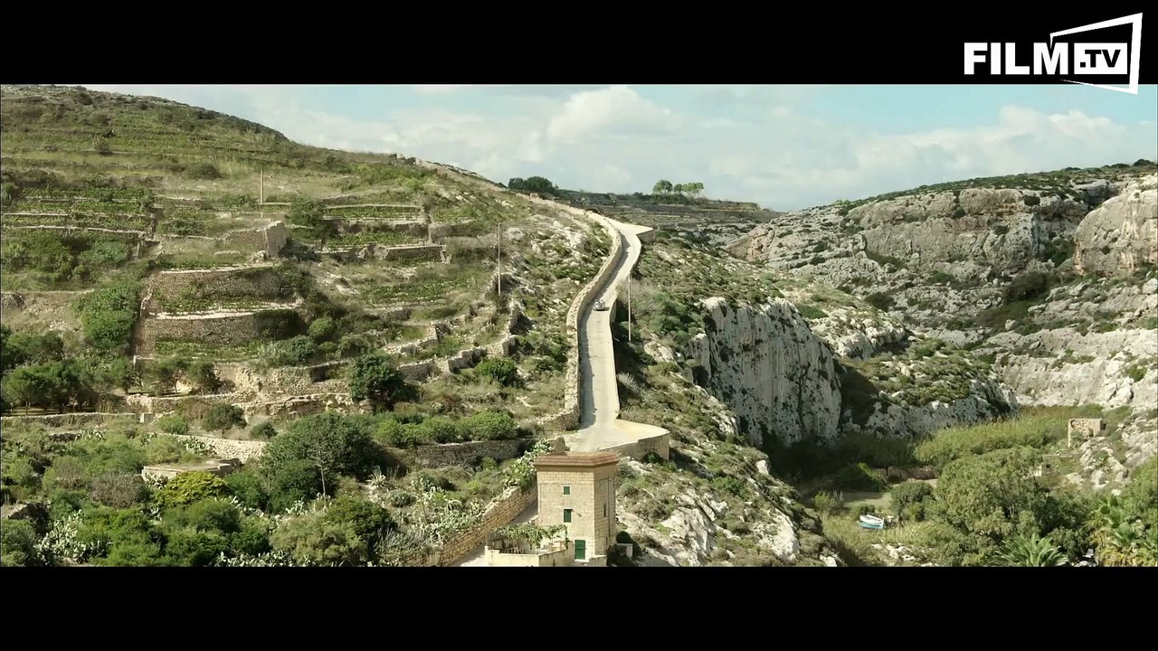 By The Sea - Trailer - Filmkritik (2015) - A Look Inside