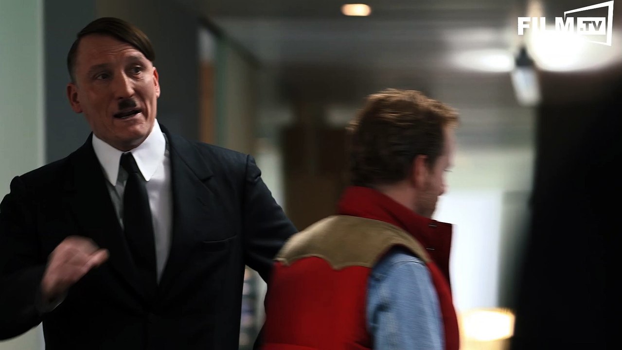 Er ist wieder da  ist auf platz 1 der deutschen kinocharts - trailer