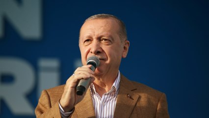 الرئيس التركي يصف نظيره الفرنسي بالمريض عقليا