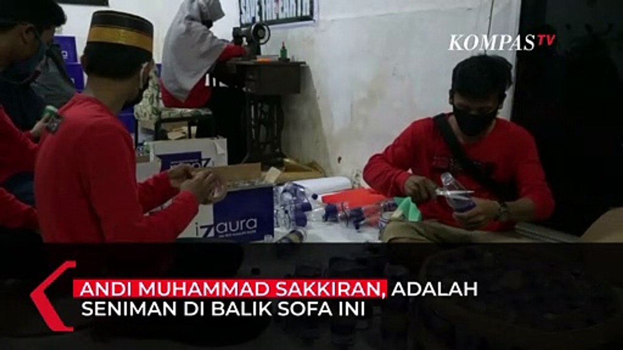 Inspiratif!! Sofa dari Botol Plastik