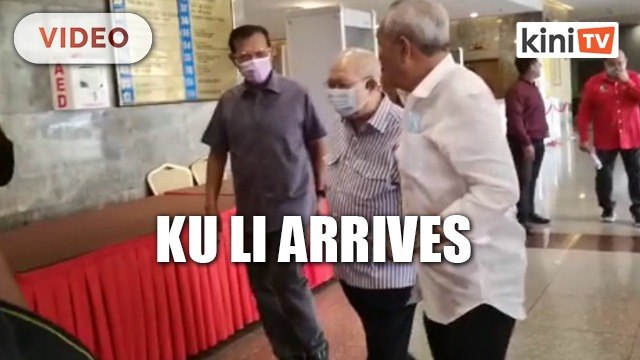Ku Li arrives at PWTC for BN meeting