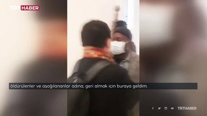 Afrikalı adamdan Louvre Müzesi'nde ilginç eylem