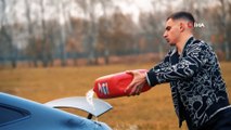- Rus sosyal medya fenomeni lüks aracını benzin dökerek yaktı