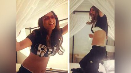 Nia Sharma ने Bed पर किया जबरदस्त Dance, अपना अदाओं से ढाया कहर | Boldsky