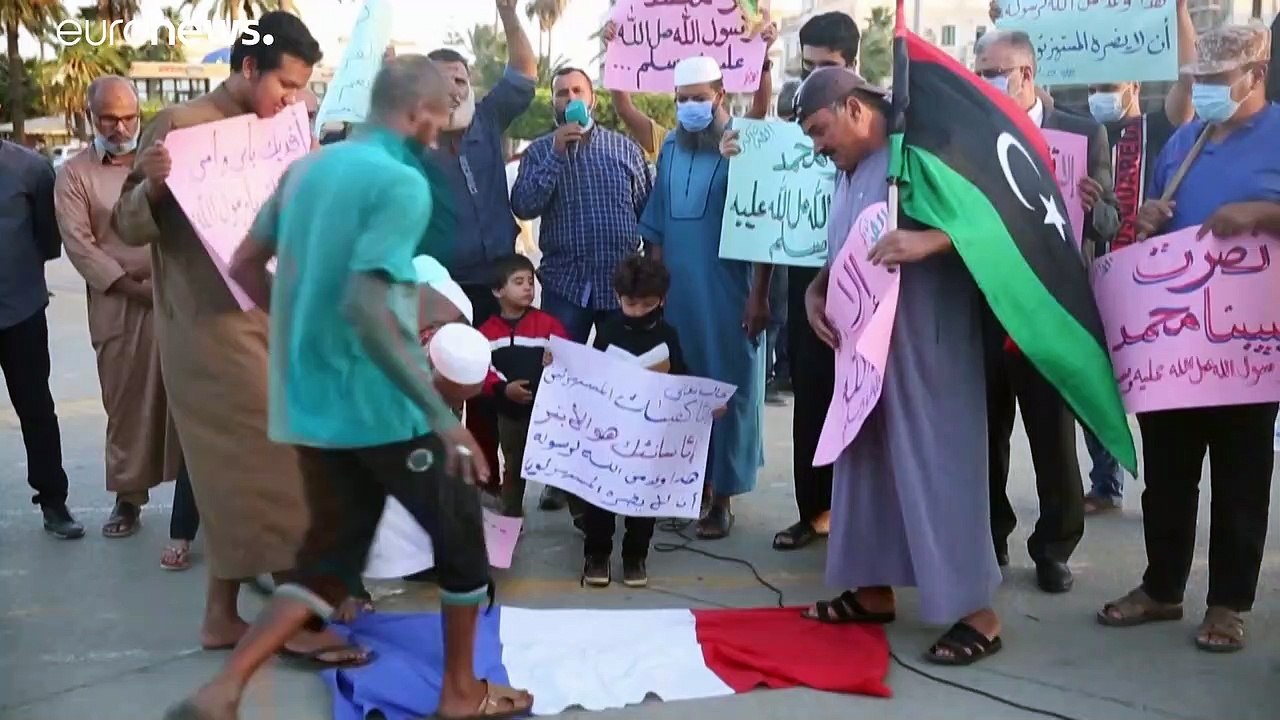 احتجاجات على الرسوم المسيئة للنبي محمد وإردوغان يدعو إلى مقاطعة المنتجات الفرنسية