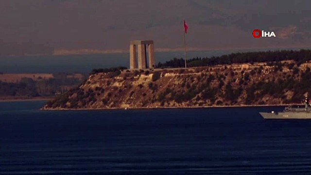 Romanya savaş gemisi Çanakkale Boğazı’ndan geçti